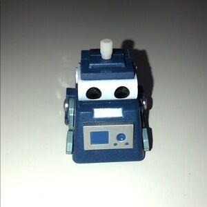 Cute wind-up robot collectible
